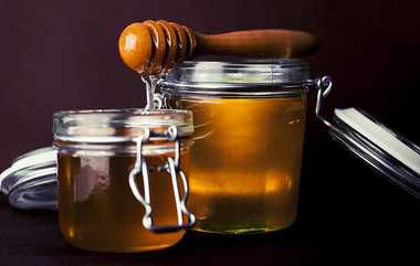 Honey Benefits: அடேங்கப்பா.. தேனில் இவ்வுளவு நன்மைகளா?.. அசத்தல் நன்மைகளை தரும் தேனின் மகத்துவம் அறிவோம்.!