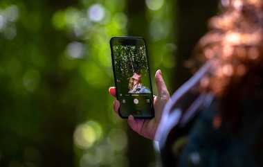 Selfie Smartphones: நீங்க செல்பி பிரியரா?.. அட்டகாசமான செல்பிக்கு அசத்தல் ஸ்மார்ட்போன்கள் லிஸ்ட்..! உங்களுக்காக இதோ..!!