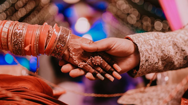 Mother Marriage: கணவரை இழந்த 45 வயது தாய்க்கு திருமணம் செய்துவைத்து அழகுபார்த்த பாசக்கார மகன்.. மகிழ்ச்சியில் புதுமண ஜோடி.!