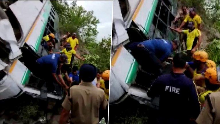 Accident: பயணிகள் பேருந்து தலைகுப்பற கவிழ்ந்து விபத்து; ஓட்டுனரின் கட்டுப்பாட்டை இழந்து மலைப்பகுதியில் விபரீதம்.!