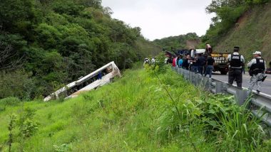 Mexico Crash: 6 இந்தியர்களுடன் 131 அடி பள்ளத்தில் கவிழ்ந்து பயங்கர விபத்து; பேருந்தில் பயணித்த 18 பேர் பரிதாப பலி..!