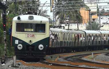 Chennai Sub Urban Train: சென்னை புறநகர் இரயில் ஓட்டுநர் மீது சரமாரி தாக்குதல்; இரயிலை இயக்க முயன்ற இளைஞரால் பரபரப்பு.!