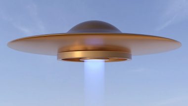 Alien UFO Sightings: விமானத்தை விட வேகமாக 3 மர்ம வாகனங்கள்‌.. நடுவானில் நடந்த சம்பவத்தால் ஏலியன் அச்சம்..!