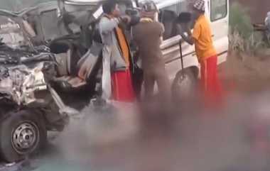 Van Truck Collison: லாரி - வேன் மோதி கோர விபத்து: கோவிலுக்கு சென்ற குடும்பத்தினர் 8 பேர் பரிதாப பலி.. பனிமூட்டம், அதிவேகத்தில் நடந்த சோகம்.!