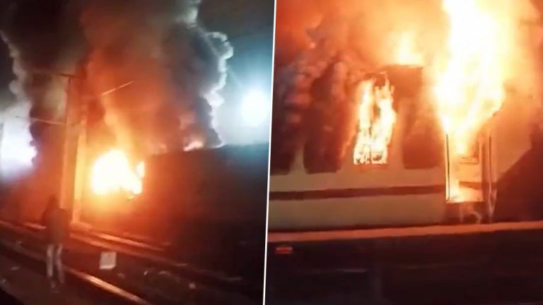 Train Coach Fire: இரயில் பெட்டியில் திடீர் தீ விபத்து; பராமரிப்பு பணிக்காக நிறுத்தப்பட்டதால் பெரும் அசம்பாவிதம் தவிர்ப்பு.!