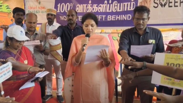 Voting Awareness: தேர்தல் எதிரொலி... 100 சதவீத வாக்குப்பதிவு விழிப்புணர்வு நிகழ்ச்சி..!