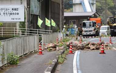 Japan Earthquake: நேற்று இரவு முதல் ஜப்பானை உலுக்கிய நிலநடுக்கங்கள்..  வைரலாகும் வீடியோ காட்சிகள் உள்ளே..!